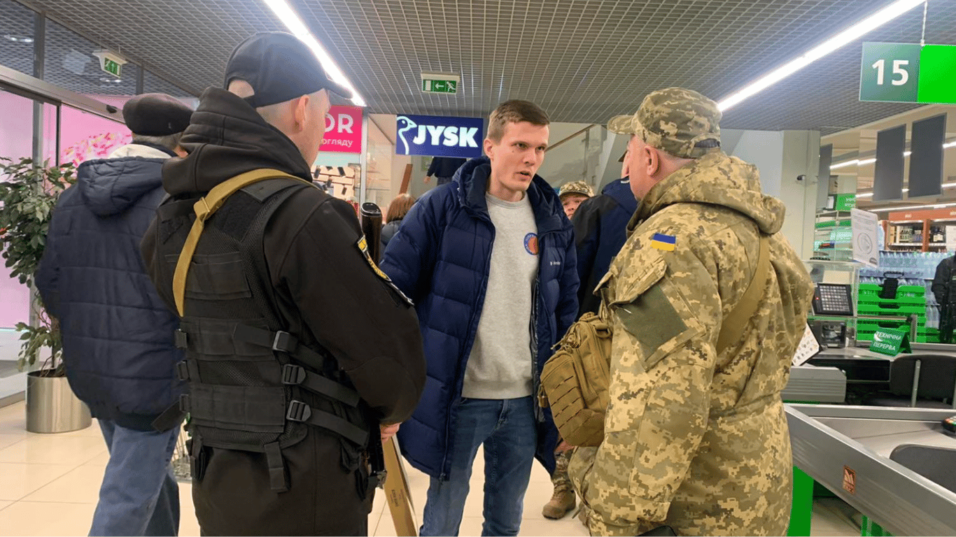 Як каратимуть українців за образу військовослужбовців — новий законопроєкт