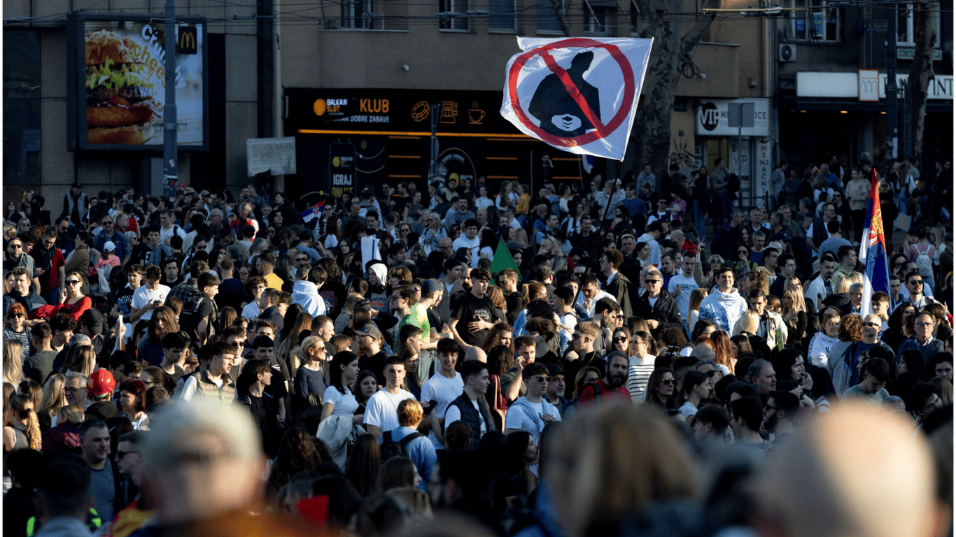 Массовые протесты в Белграде против правительства Вучича 15 марта — что известно