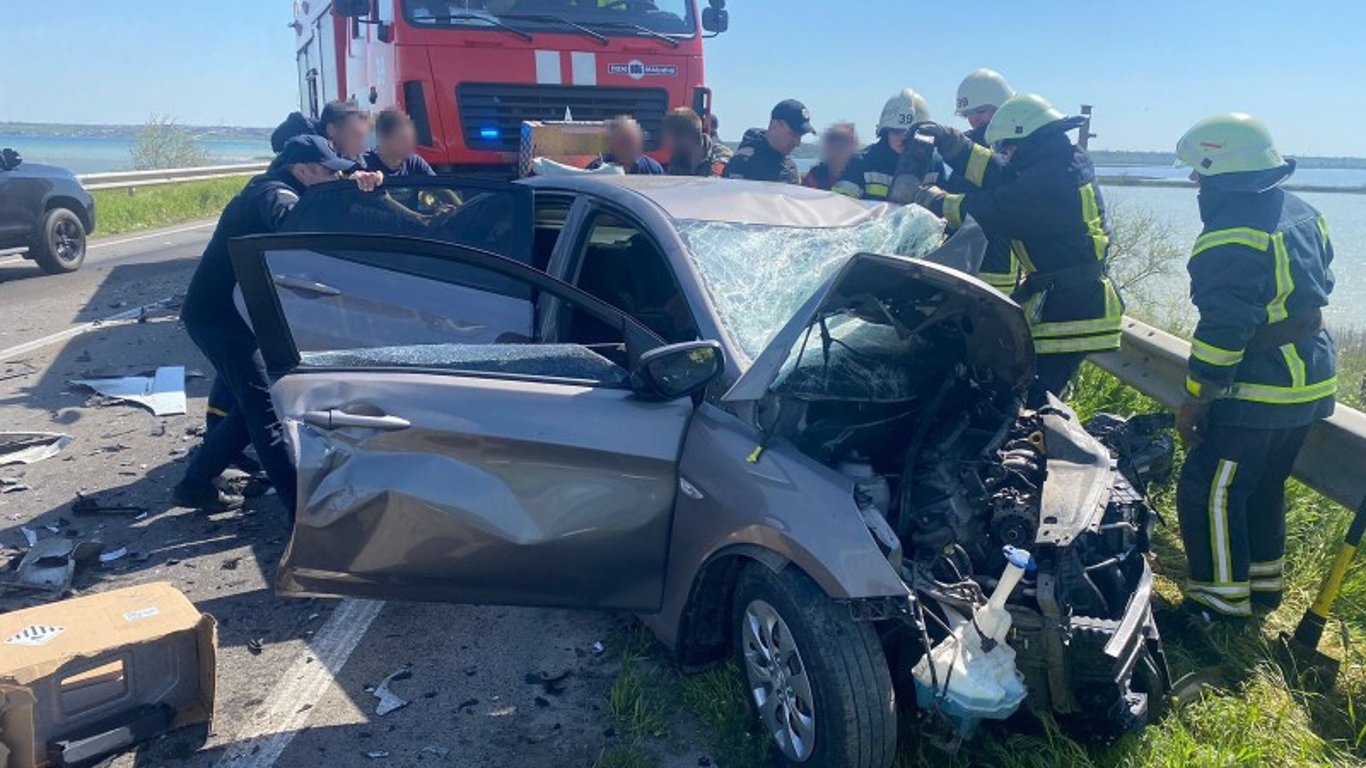 Смертельна аварія на Одещині: зіштовхнулися легковик та вантажівка