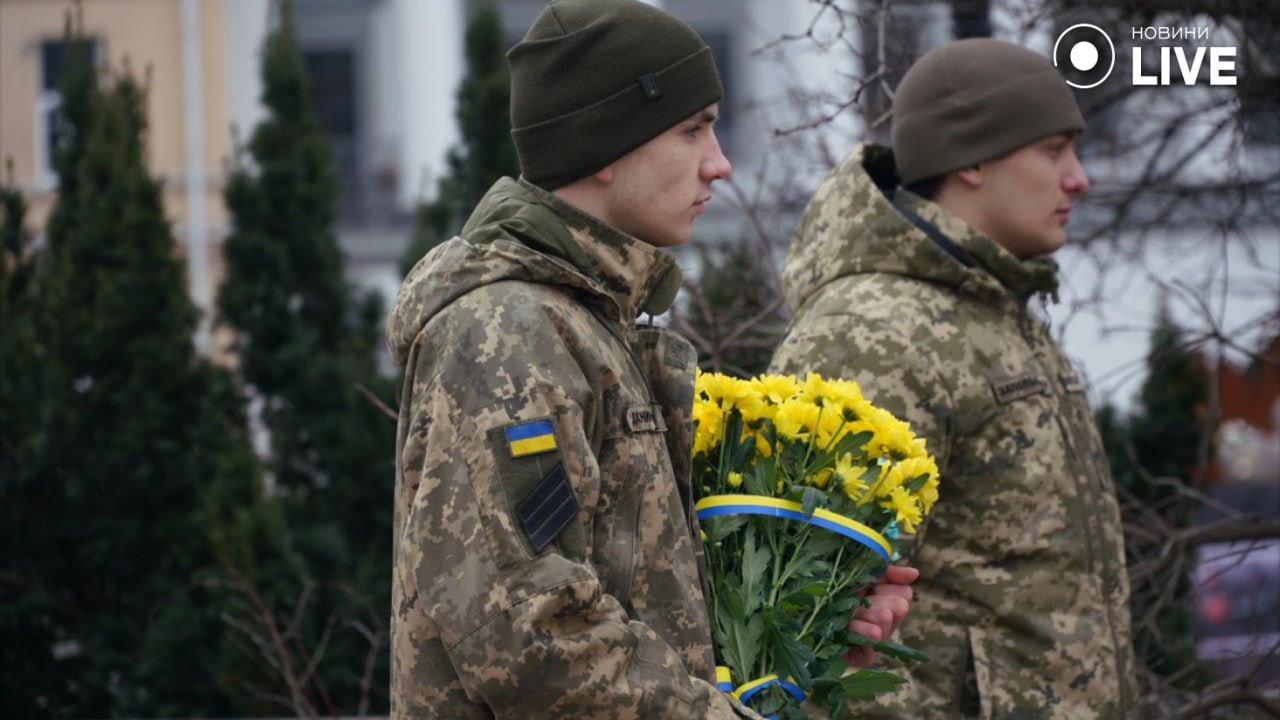 В Киеве чтят память погибших Героев Небесной Сотни - фото 3