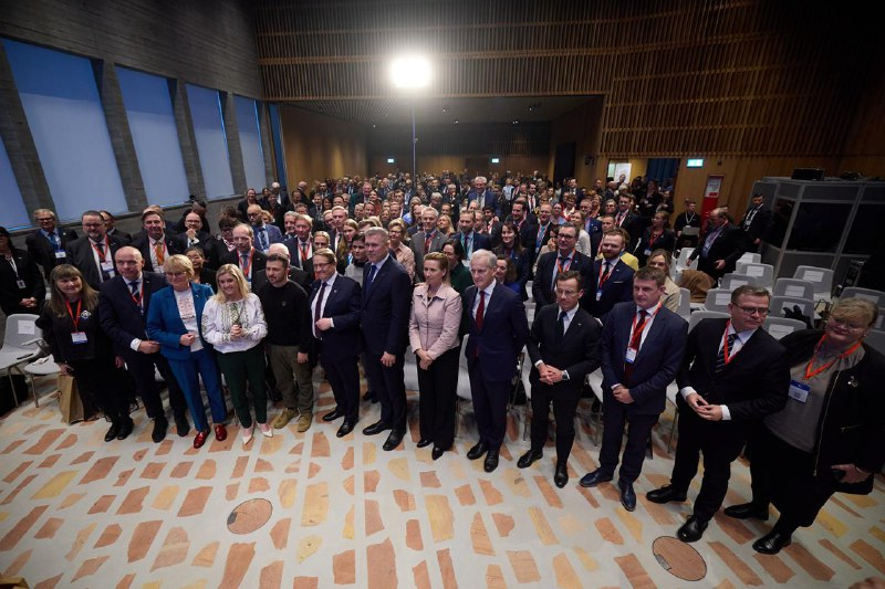 Учасники саміту в Ісландії