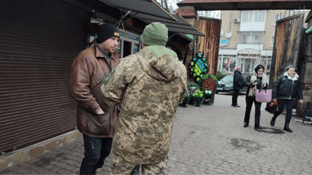 У ТЦК пояснили, чому працівники ховають обличчя - 290x166