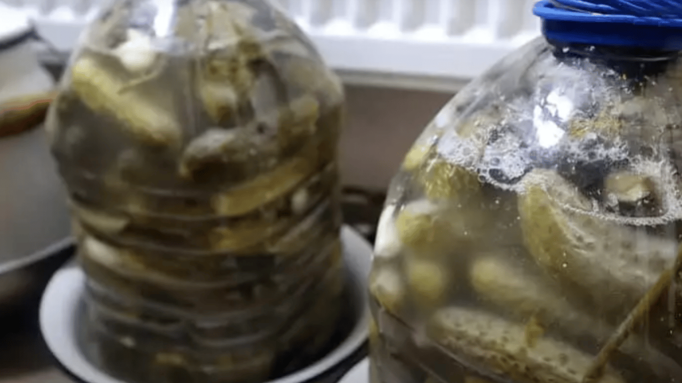 ферментовані огірки в 5 л пляшках