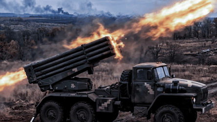 ЗСУ уразили склади боєприпасів та живу силу ворога - 290x160