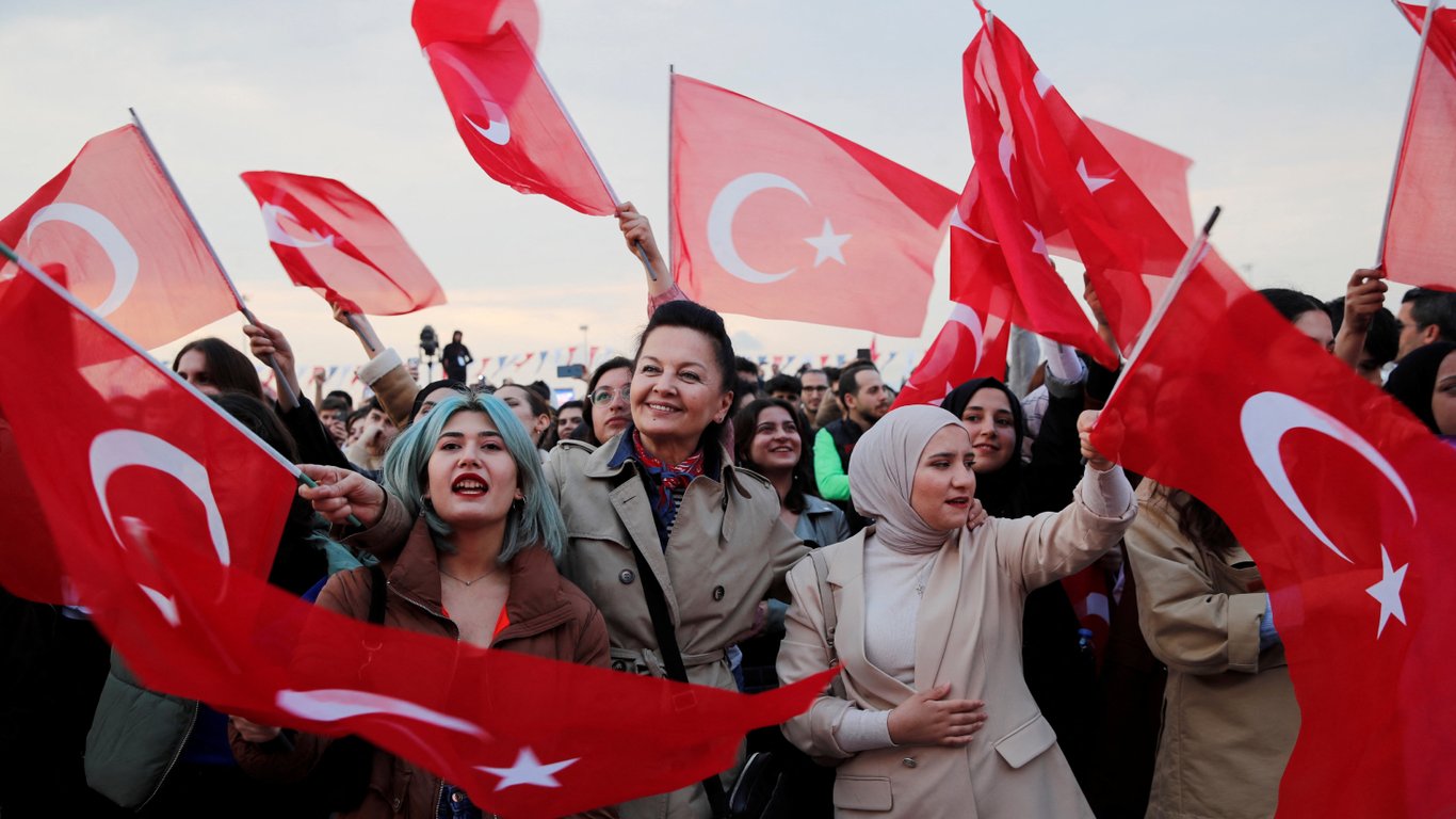 Турки за границей начали голосовать во втором туре президентских выборов
