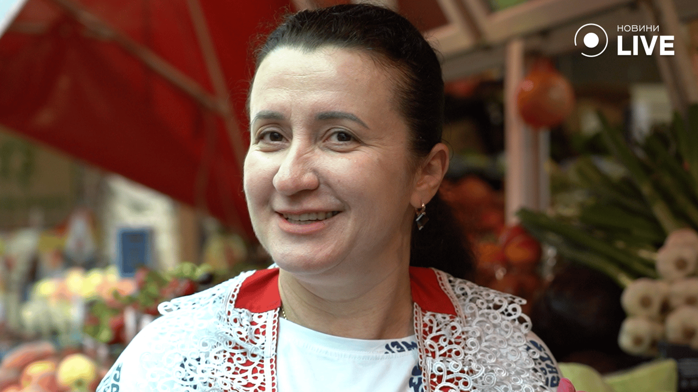 Продавец Галина