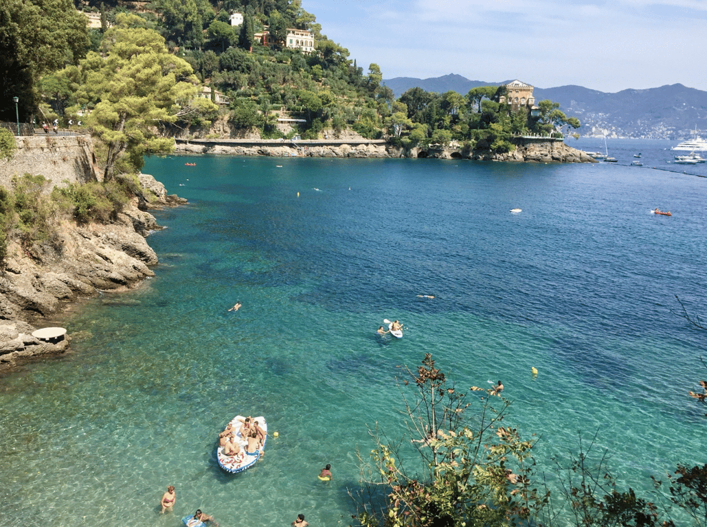 Курорт в Італії виховуватиме туристів штрафами - за що каратимуть - фото 1