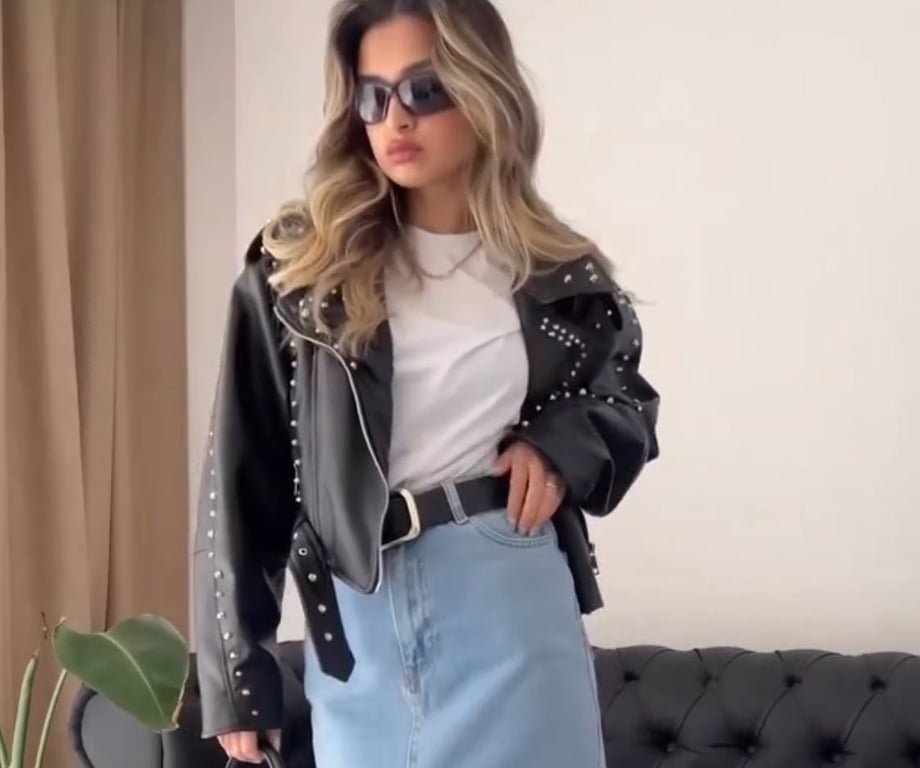 Біла футболка - базова річ в гардеробі