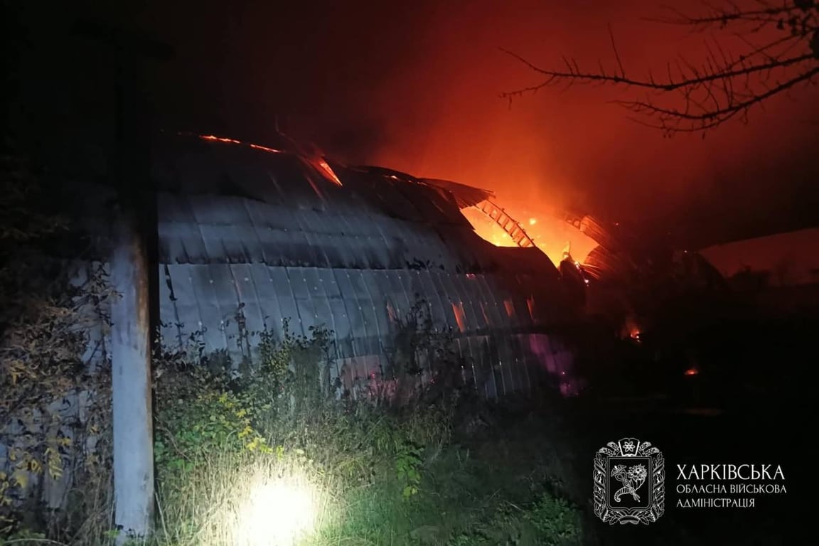 Пожежа у будівлі вночі на Харківщині