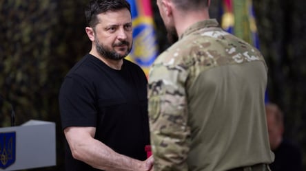 Президент наградил бойцов "Альфы" по случаю годовщины подразделения - 290x160