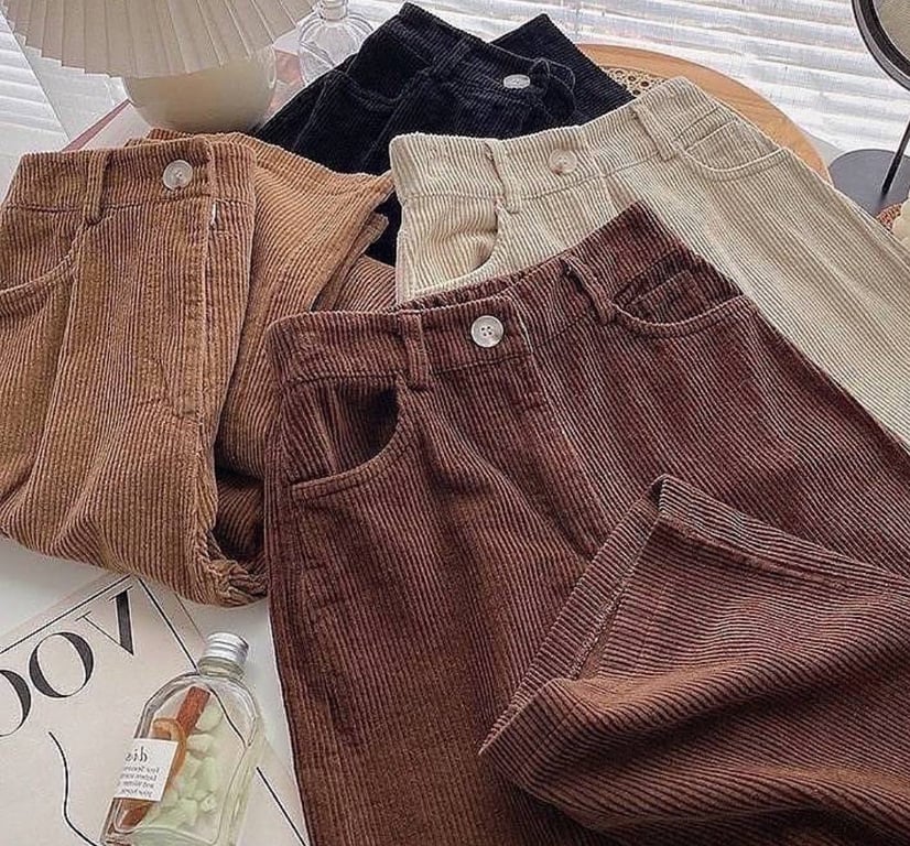 Трендові вельтові штани можна знайти в різних кольорах