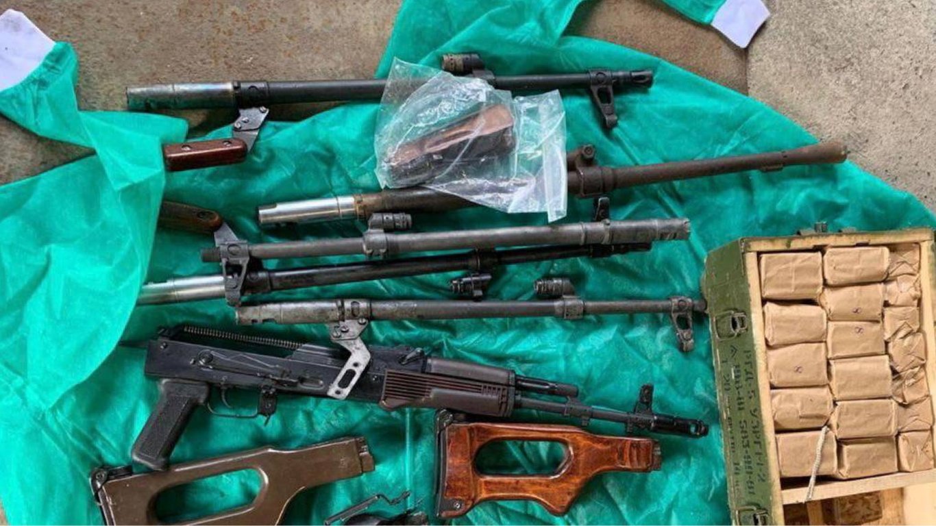 Прокуроры сообщили подозрение лицам, которые создали схему реализации оружия