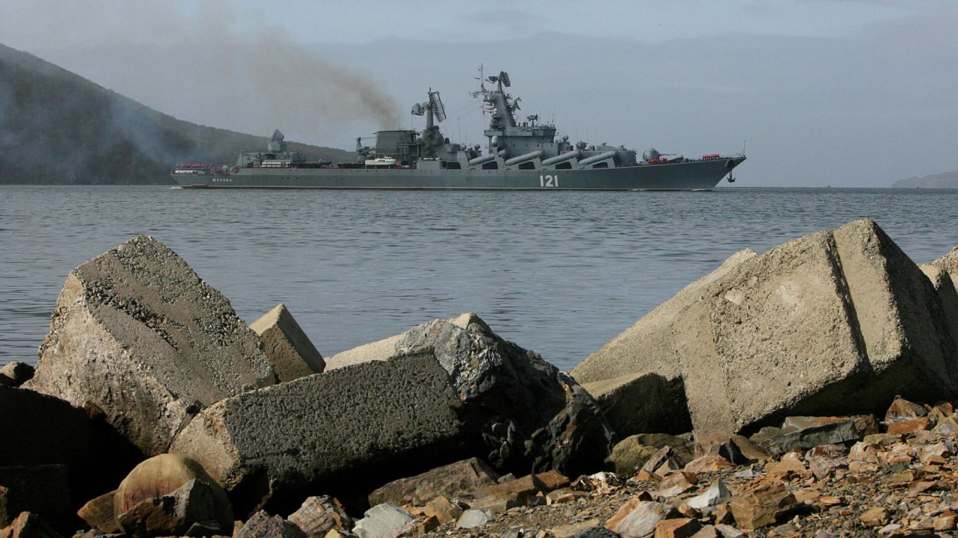 Росіяни оштрафували мешканця Криму за "зневагу" до крейсера "Москва"