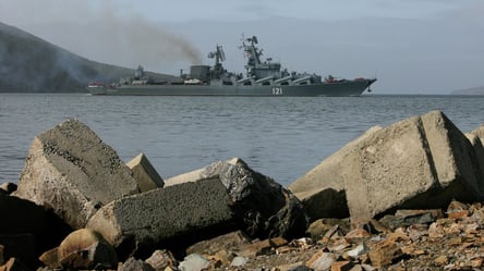 Росіяни оштрафували мешканця Криму за "зневагу" до крейсера "Москва" - 285x160