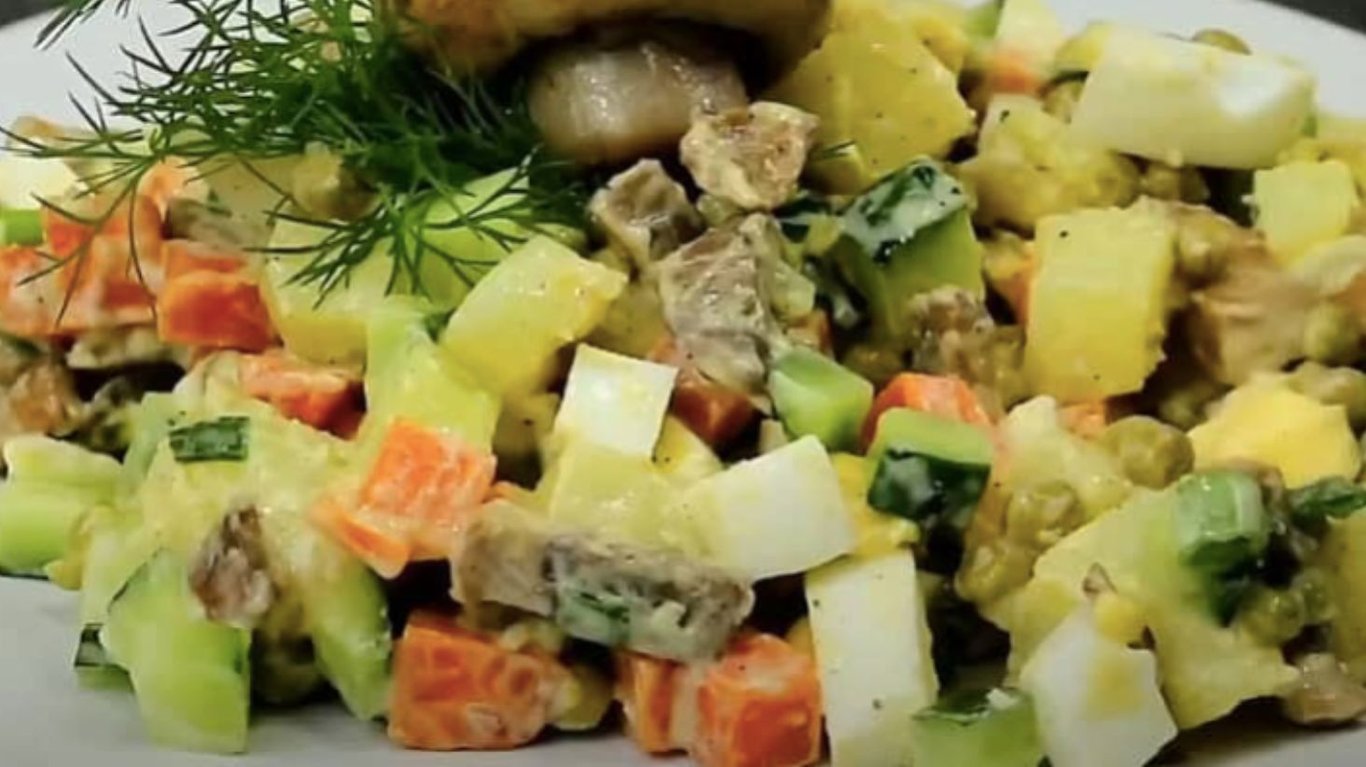 смачний ситний салат з печерицями 