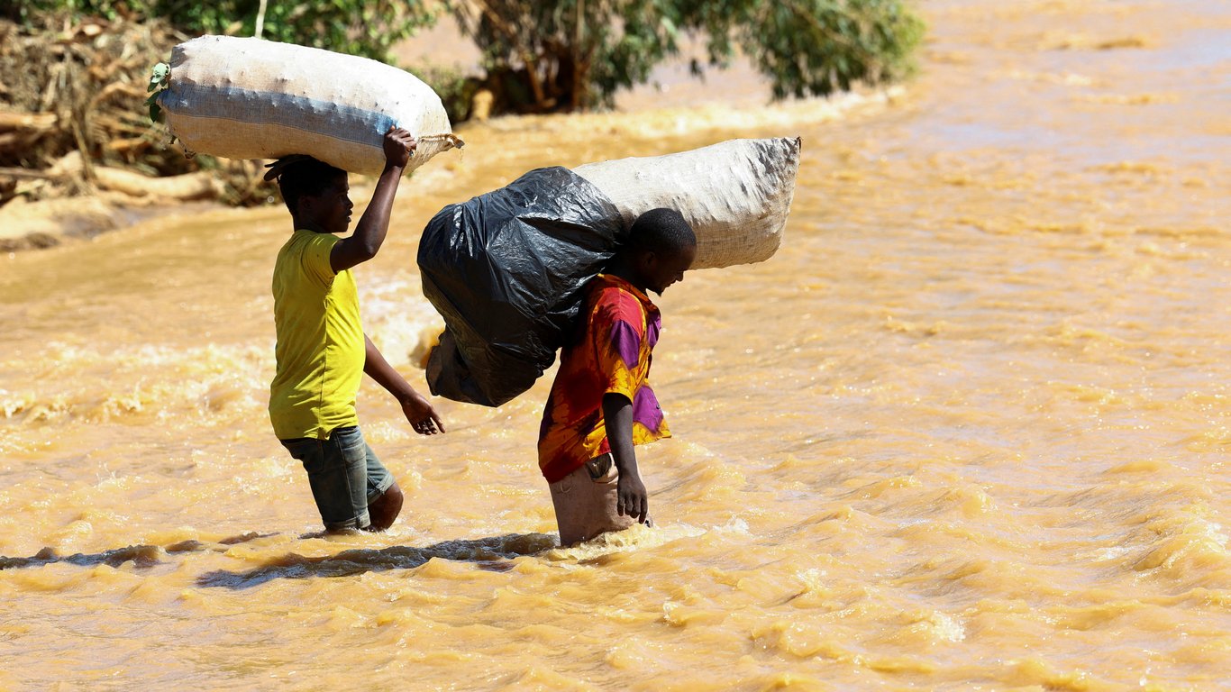 Увеличение стихийных бедствий в мире погружает бедные страны в финансовый кризис