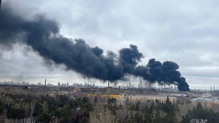 В Екатеринбурге горит машиностроительный завод — что известно - 285x160