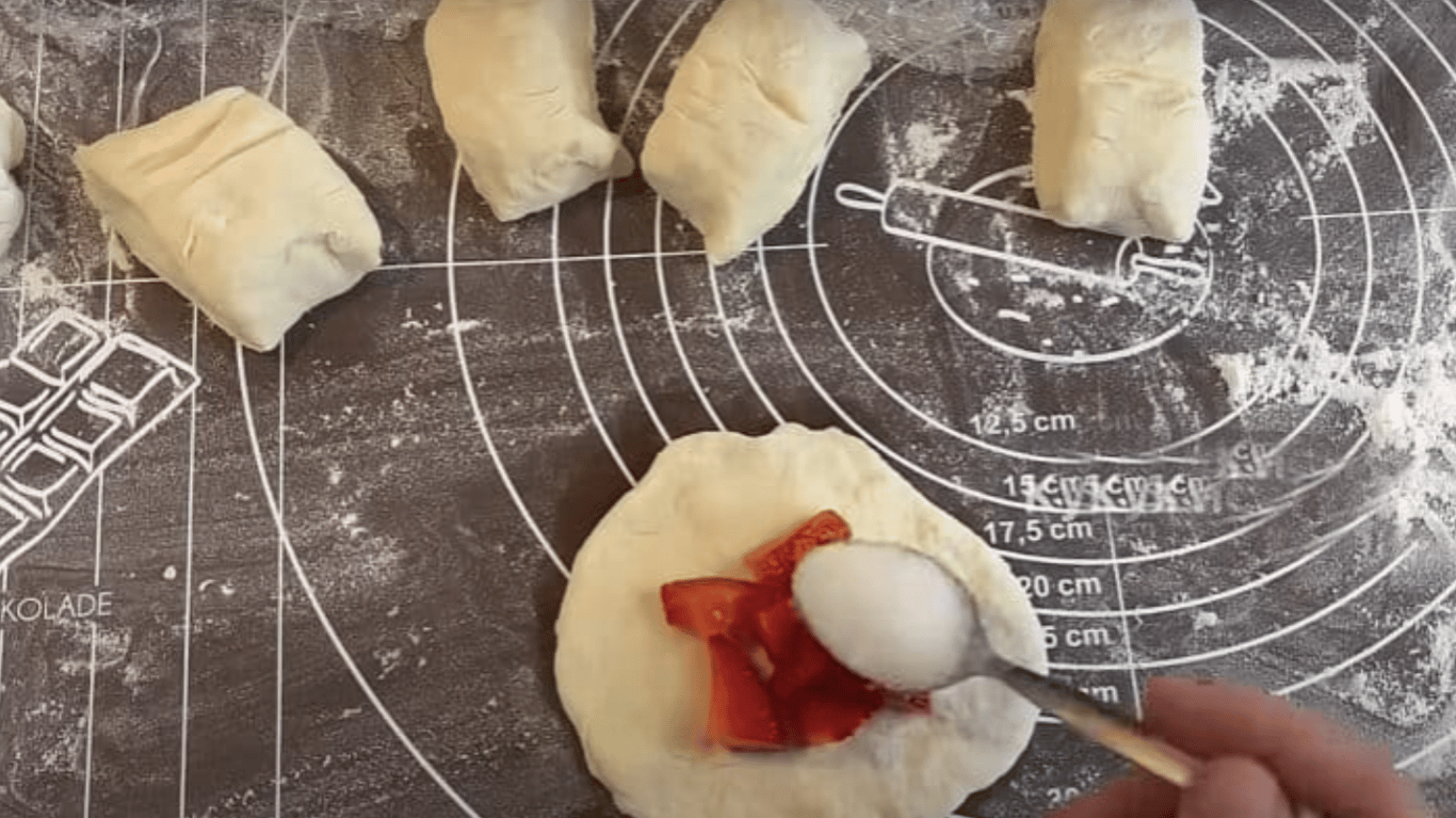 рецепт вареників на пару з полуницею