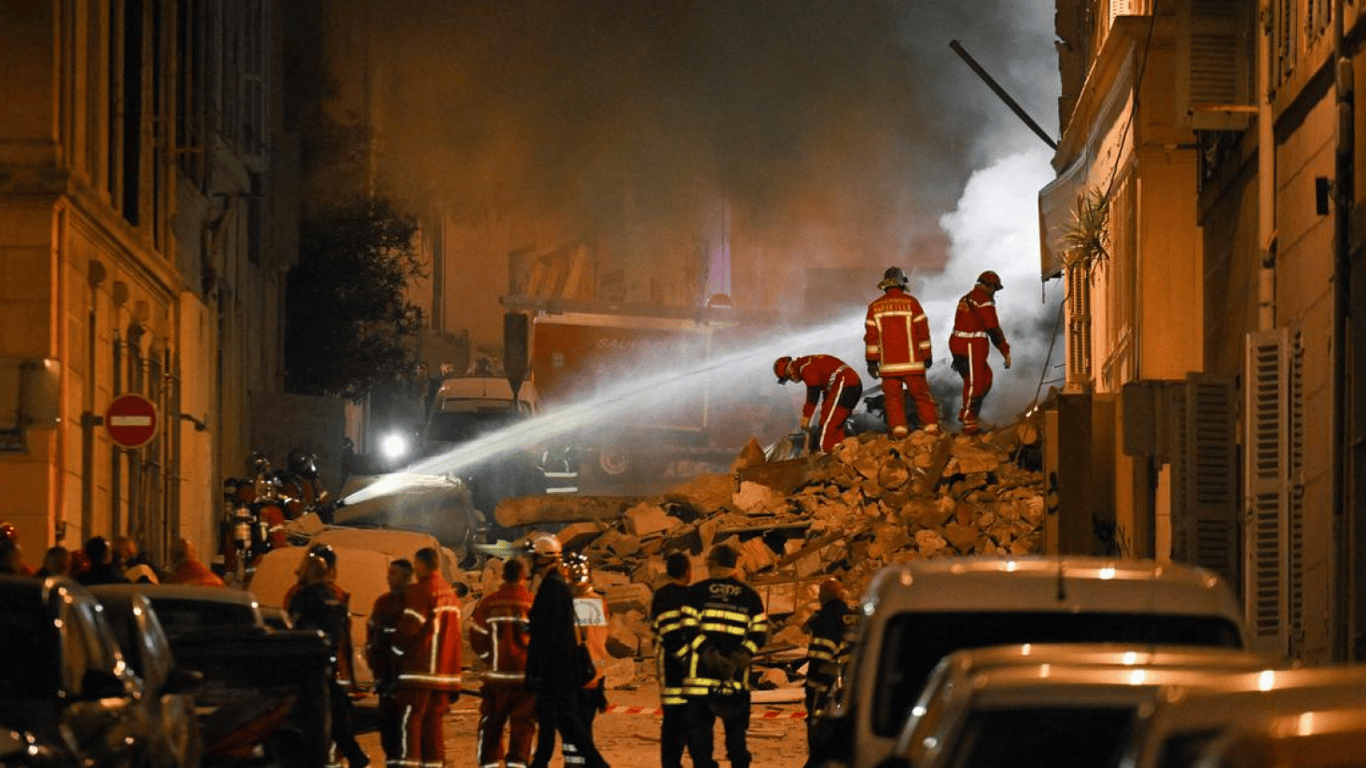 Взрыв в Марселе: стало известно, сколько людей еще находятся под завалами дома