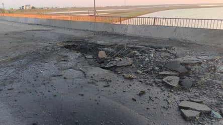 Росіяни звели понтонну переправу після удару по Чонгарському мосту - 285x160