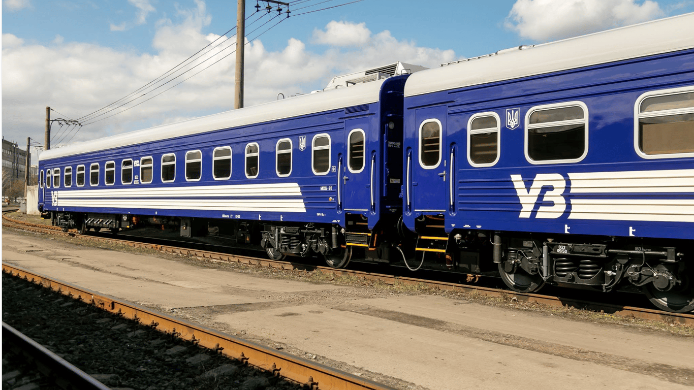 В УЗ объяснили, почему не штрафуют за употребление алкоголя в поездах