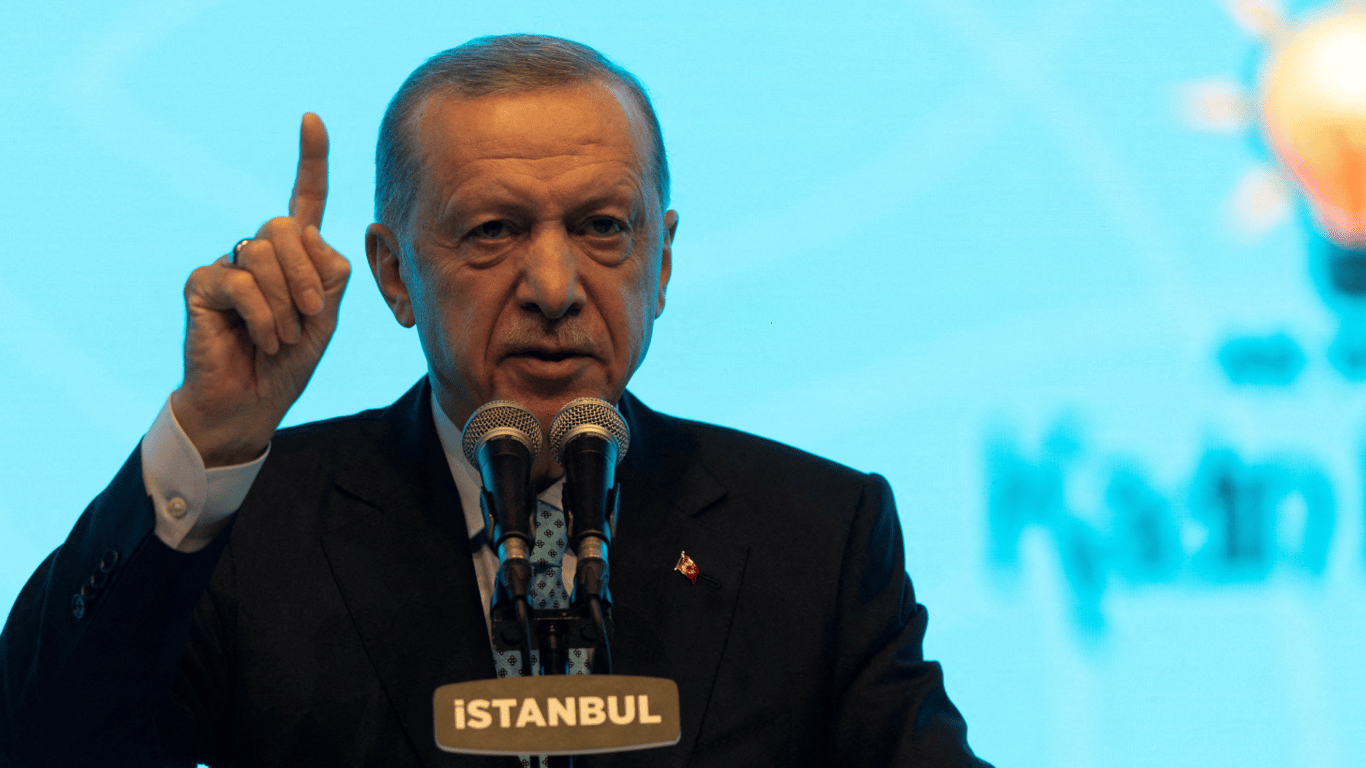 Турецька ліра впала до рекордного мінімуму після перемоги Ердогана на виборах
