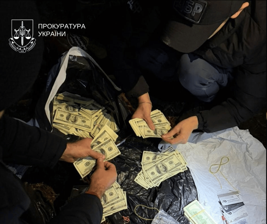 Зник з грошима — начальник поліції з Києва отримав підозру - фото 2