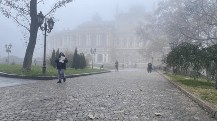 Штормове попередження — яка погода чекає одеситів сьогодні - 290x166