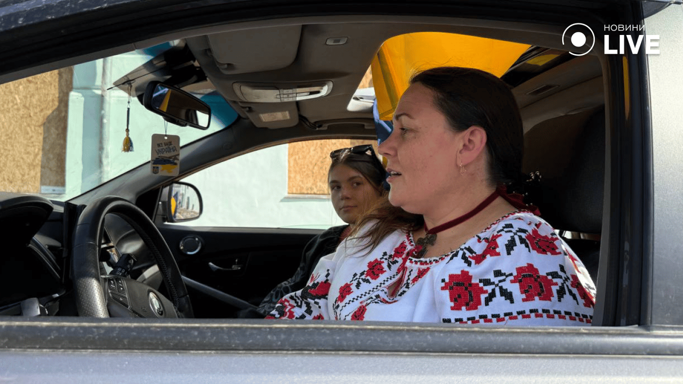 Одесити з прапорами влаштували гучний автопробіг — фото - фото 6