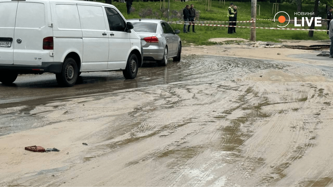Ліквідація потопу у Києві. Фото: Новини.LIVE