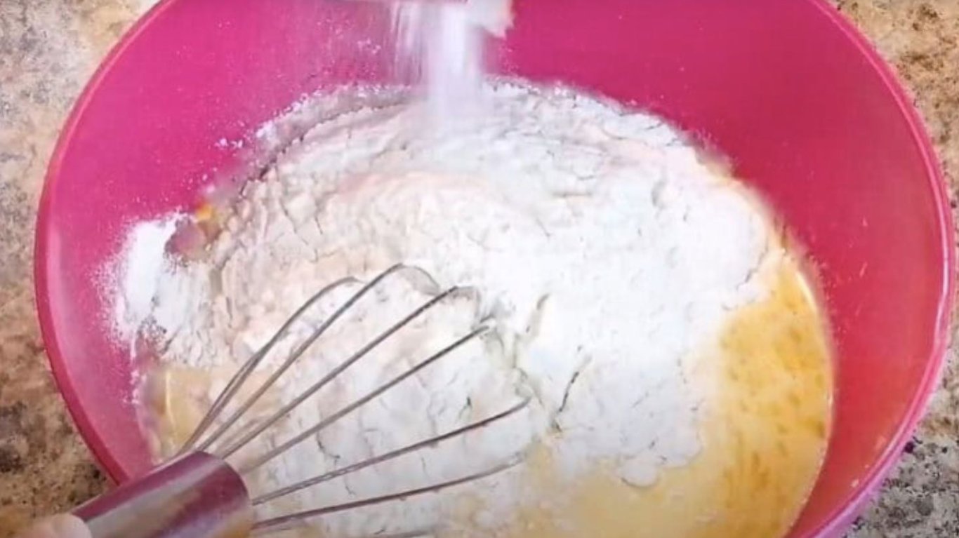 швидкі млинці з начинкою на сніданок 