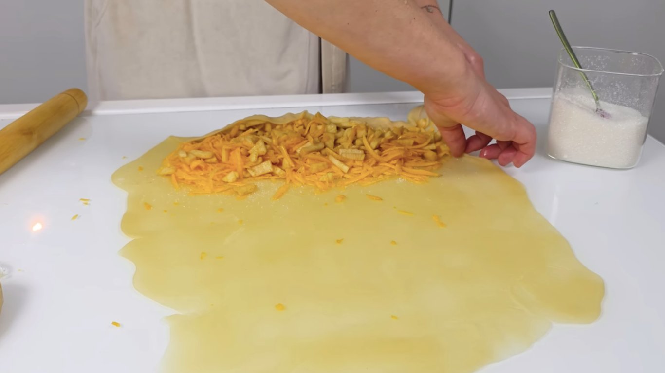 рецепт яблучних рулетів