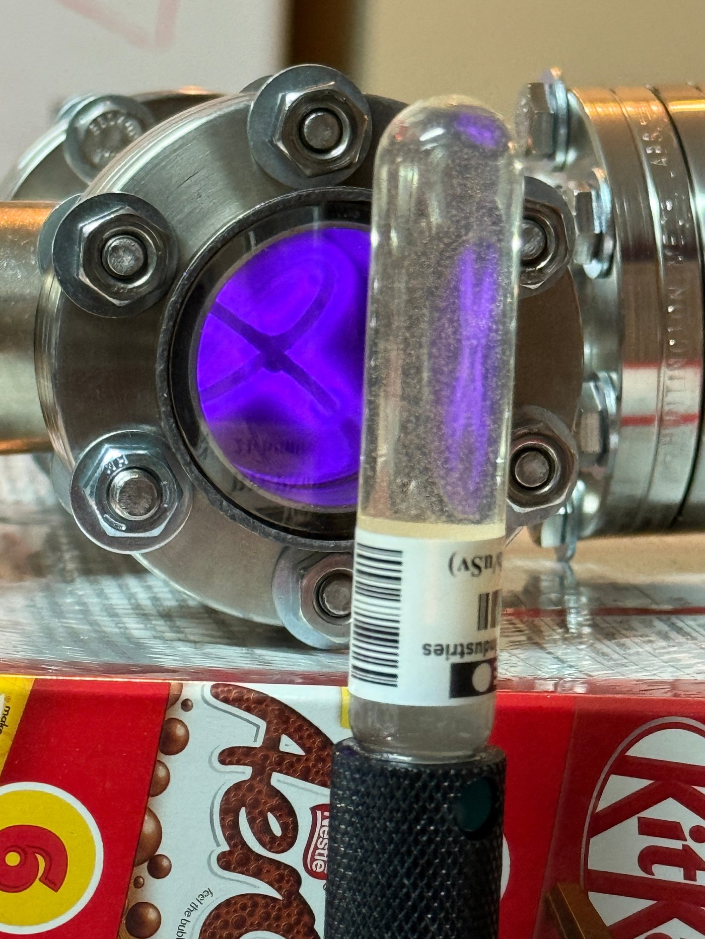 Проведение холодного синтеза на кухне канадца