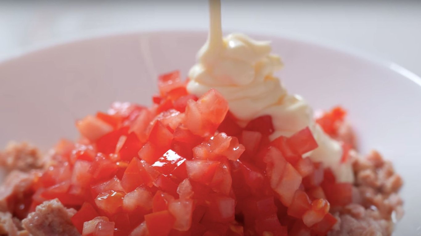 вкусная намазка с тунцом и помидором