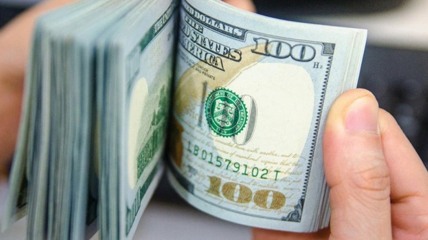 ПриватБанк попередив про зміни зі зняттям готівки з червня