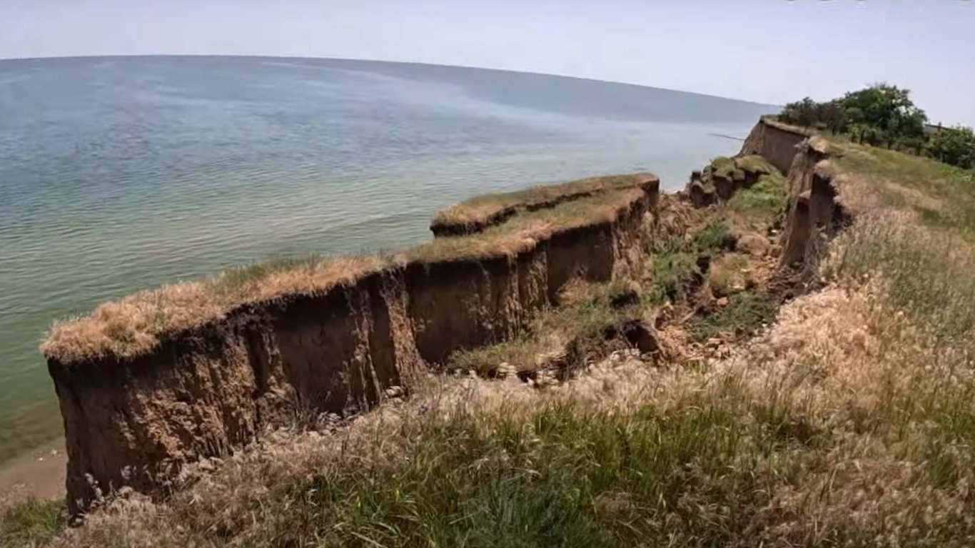 Зсув узбережжя у Санжійці: яка ситуація зараз