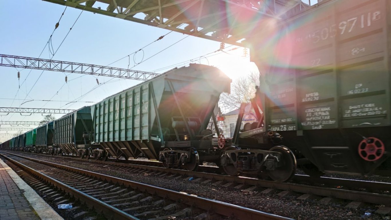 На Донетчине россияне собрали поезд из 2000 вагонов — для чего
