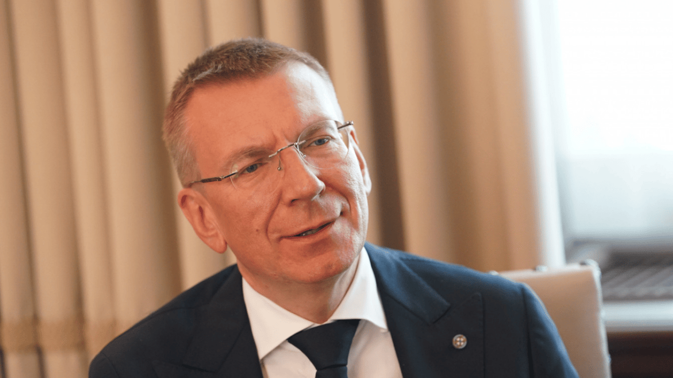 Президент Латвії підтримав позицію Макрона щодо РФ — деталі