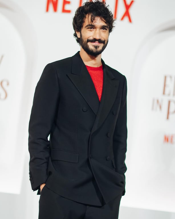 Нові актори в серіалі "Емілі в Парижі"