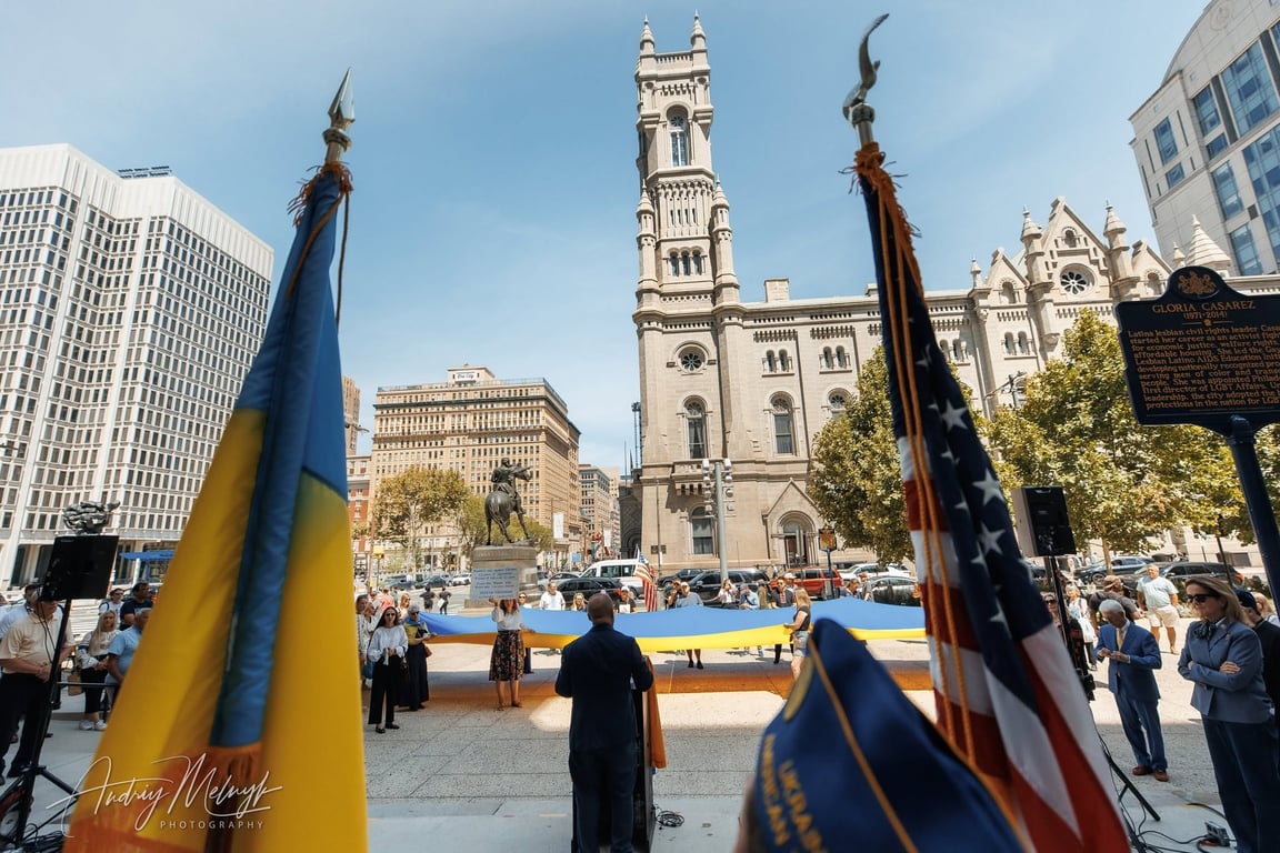 До Дня Незалежності України у Філадельфії підняли український прапор - фото 1