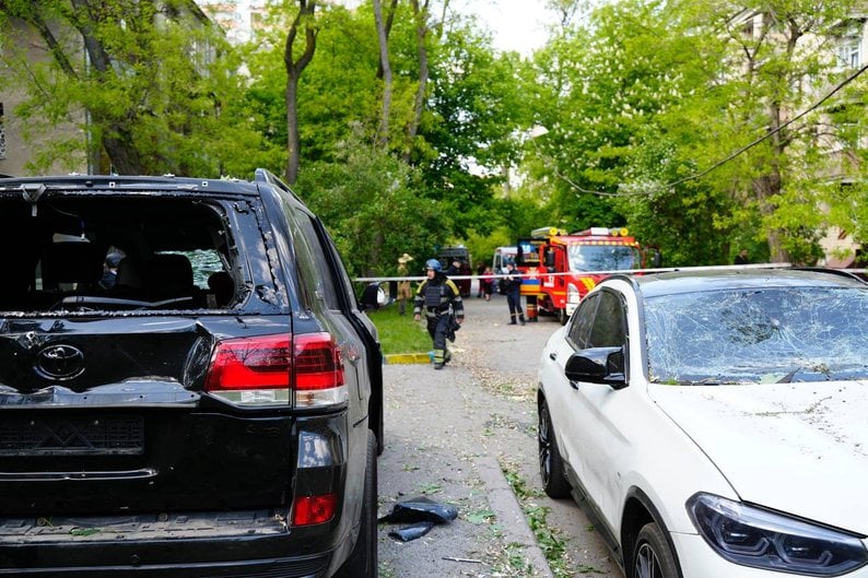 Наслідки ударів КАБами по центральній частині Харкова 5 травня. Фото: Суспільне Харків