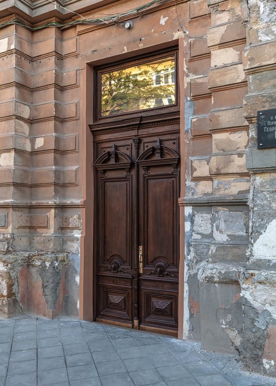 Двері, що пережили ракету — в Одесі відновили унікальну пам’ятку - фото 6