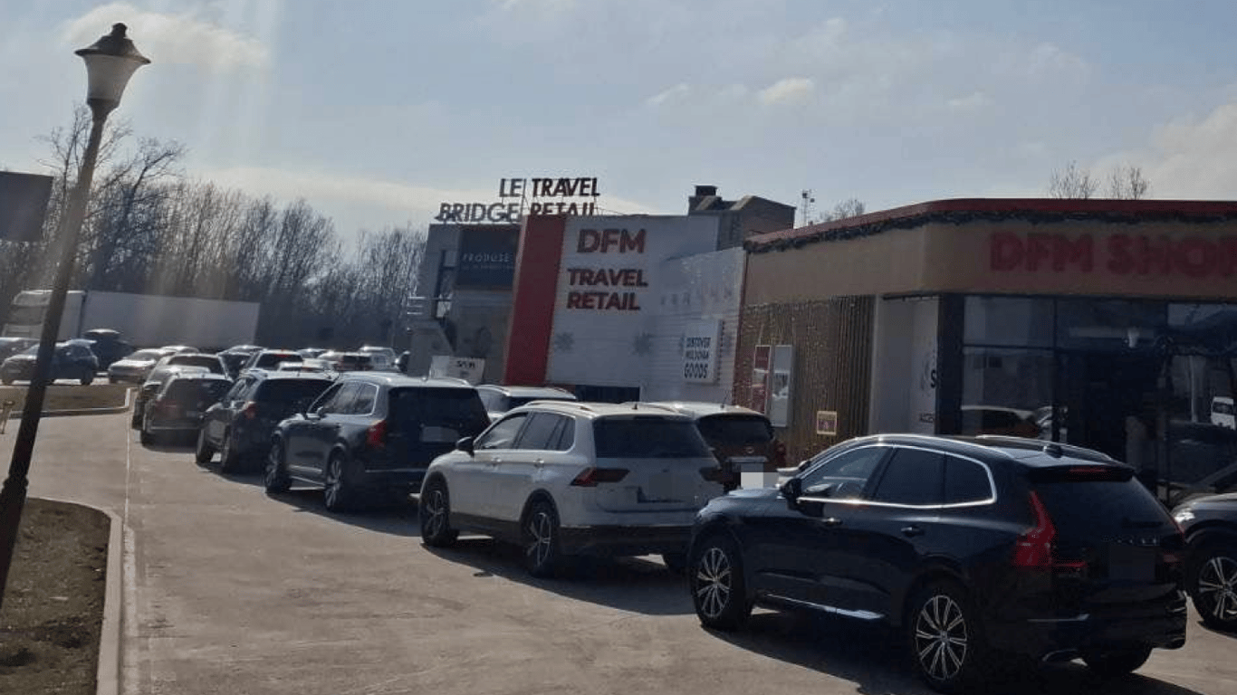 Пробки на трассе Одесса — Рени: выезд в Молдову затруднен