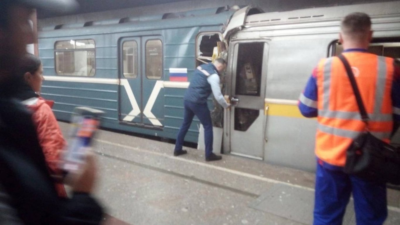 В московском метро столкнулись два поезда: есть пострадавшие