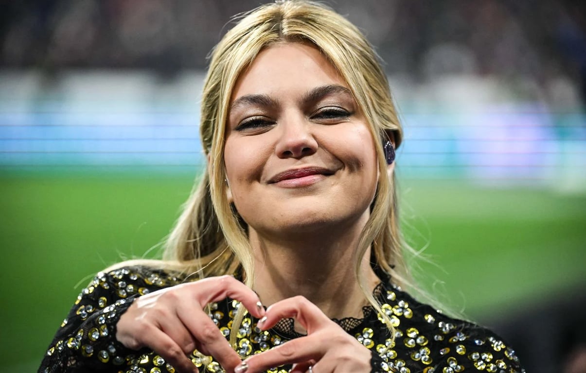 Що відомо про співачку Louane