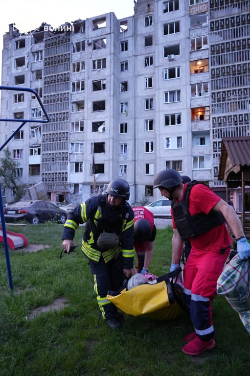 Зруйновані оселі цивільних у Луцьку внаслідок атаки РФ