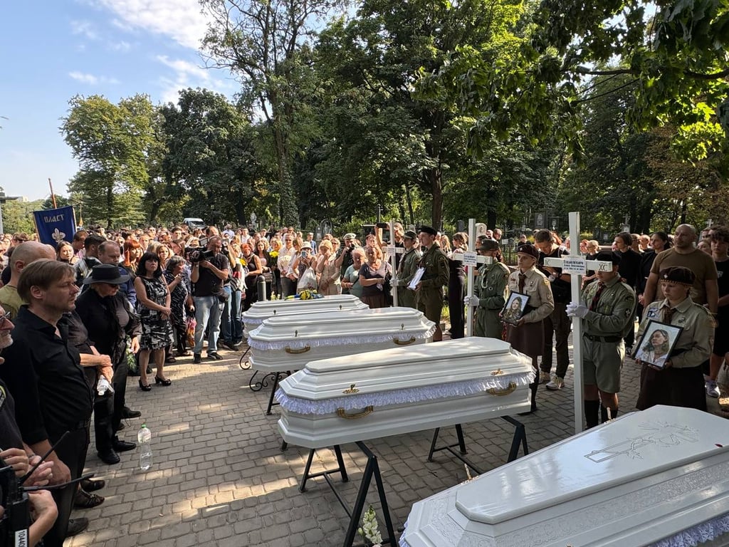 Поховання родини Базилевичів. Фото: Новини.LIVE