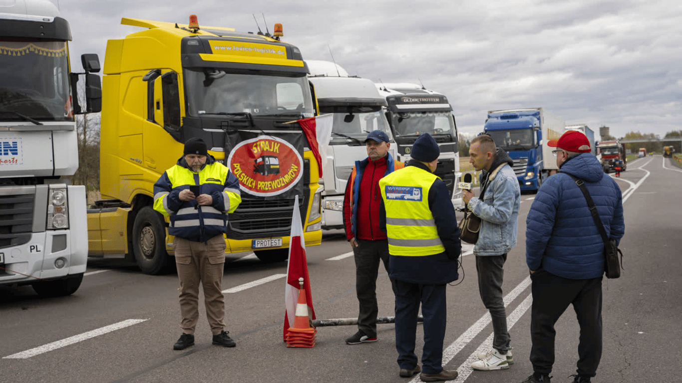 Украина и Польша готовятся судиться с протестующими, которые заблокировали границу