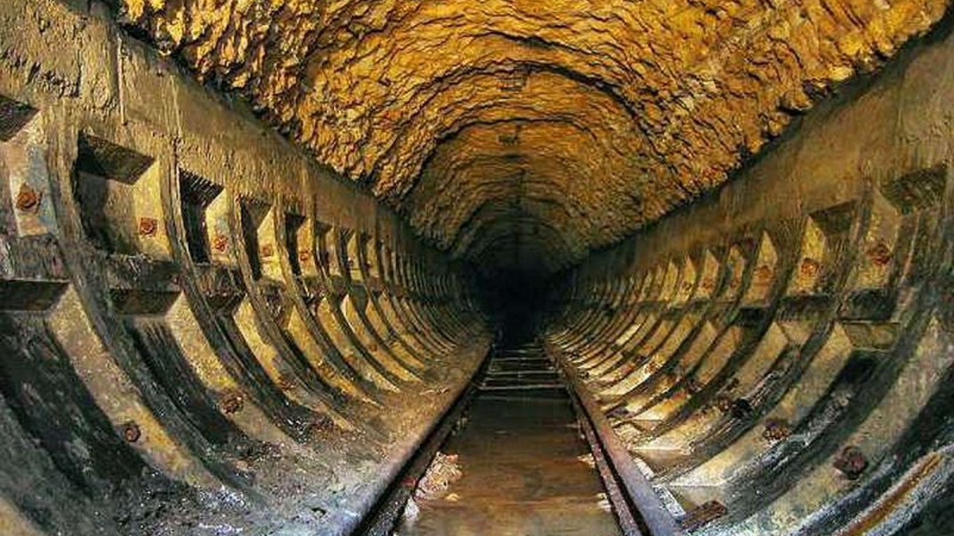 Одеські катакомби: які легенди та історії заховані у багатокілометрових тунелях - 250x140