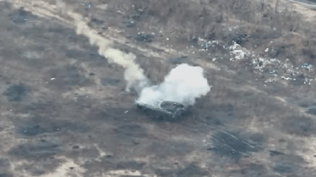 Пограничники уничтожили российский БТР-82А — яркое видео - 285x160